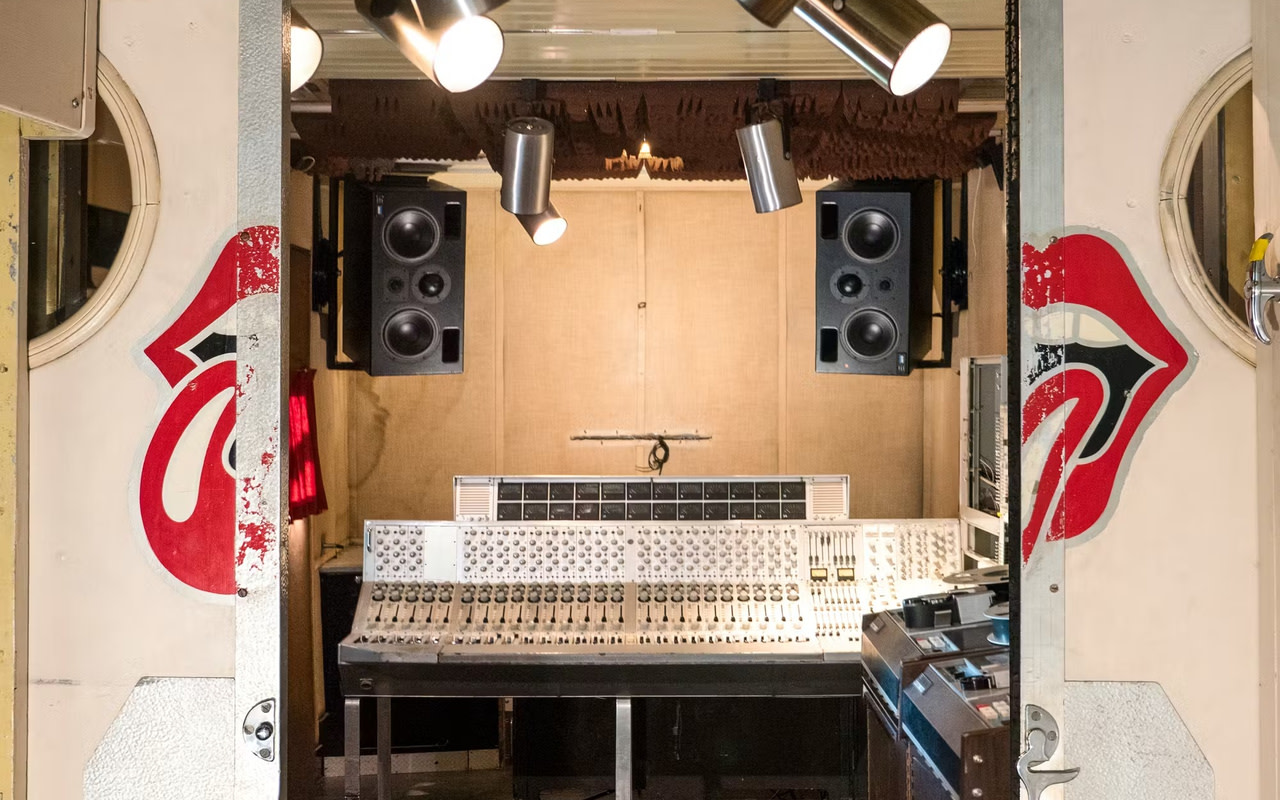 體驗傳奇錄音室，感受搖滾樂的魔幻魅力