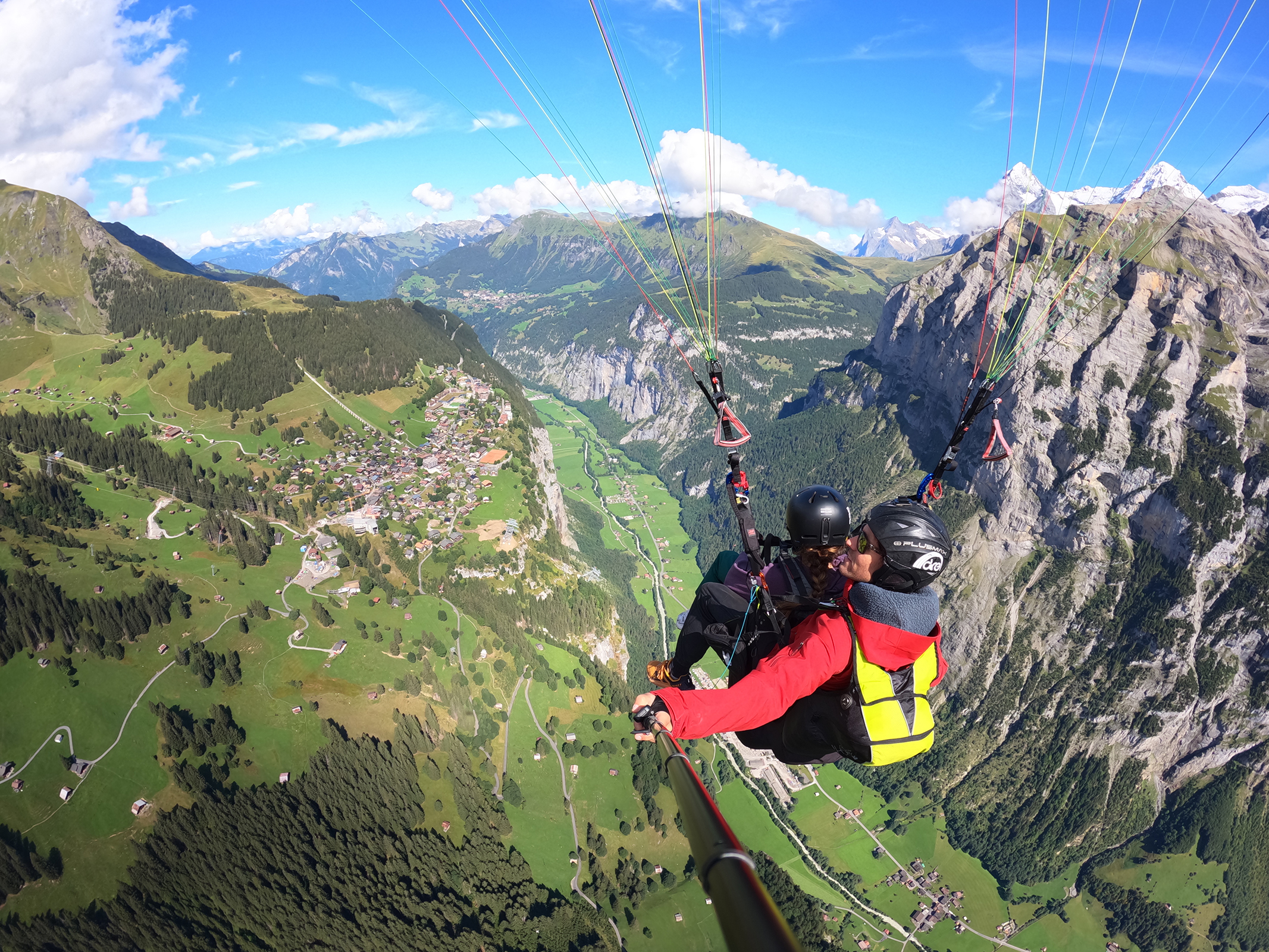 米倫 - 勞特布魯嫩雙人滑翔傘飛行 (Paragliding Tandem Flight Mürren - Lauterbrunnen)