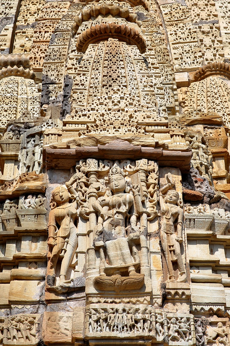 Explore Chittorgarh Fort and Pushkar With Jaipur Drop from Udaipur 