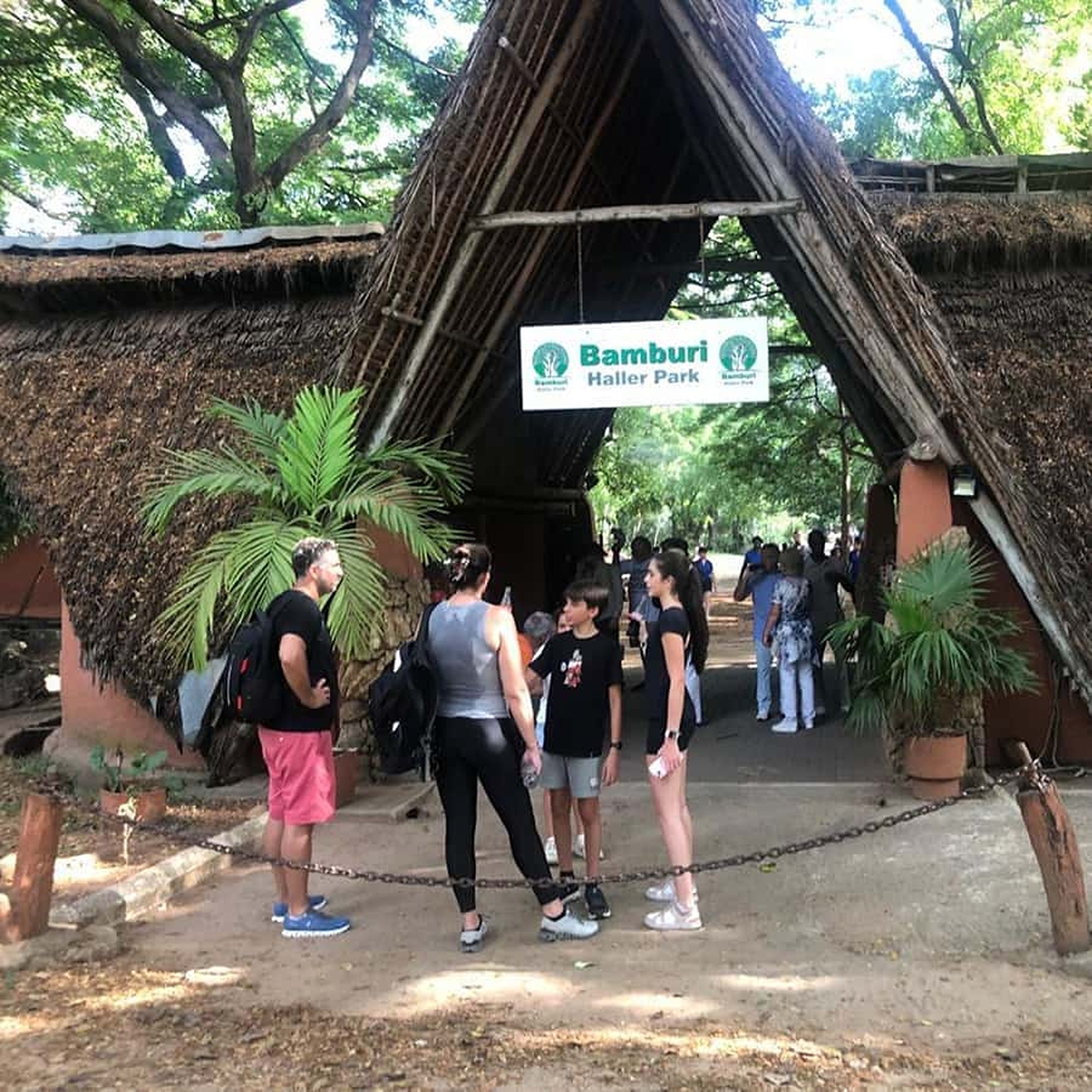 Mombasa:City Discovery Day Tour And Haller Park Giraffes Experience.