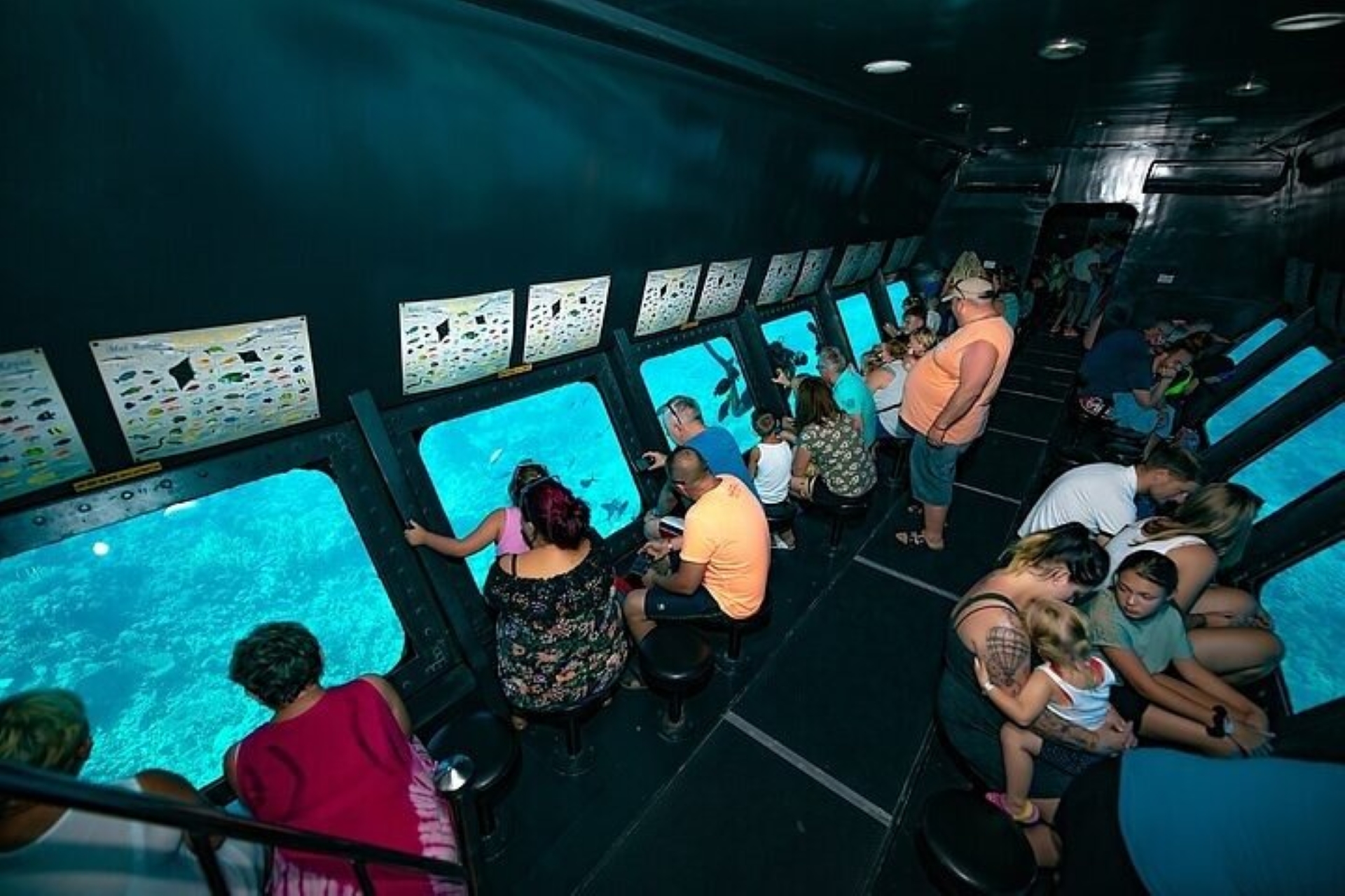 探索洪加達半潛艇之旅和浮潛 - 洪加達