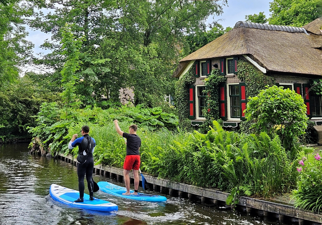 Giethoorn One-day Guided & Small Group Tour