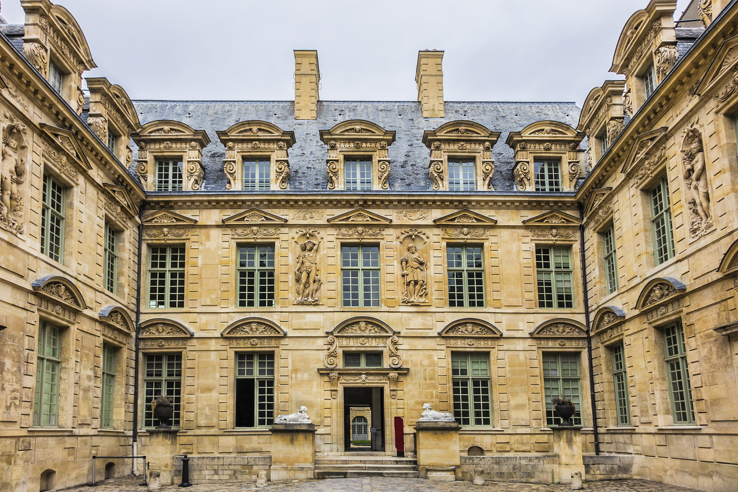 Le Marais Neighborhood Walking Tour