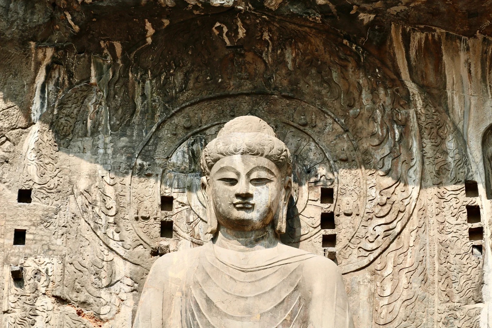 河南少林寺&龍門石窟一日遊（鄭州出發+禪宗祖庭少林寺+壯觀的石刻寶庫龍門石窟 + 金牌導遊帶團+無線耳麥講解+純玩不進店 ）