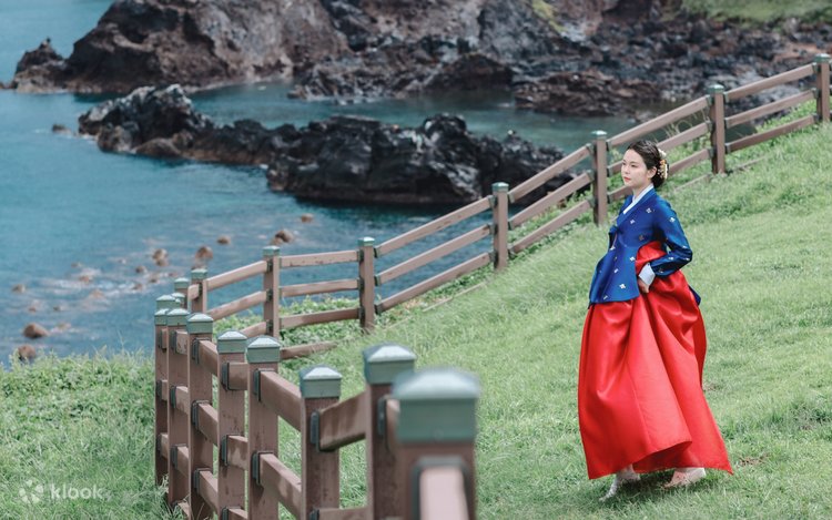 済州島 (チェジュド) 伝統韓服 (ハンボク) 屋外写真撮影体験 - Klook