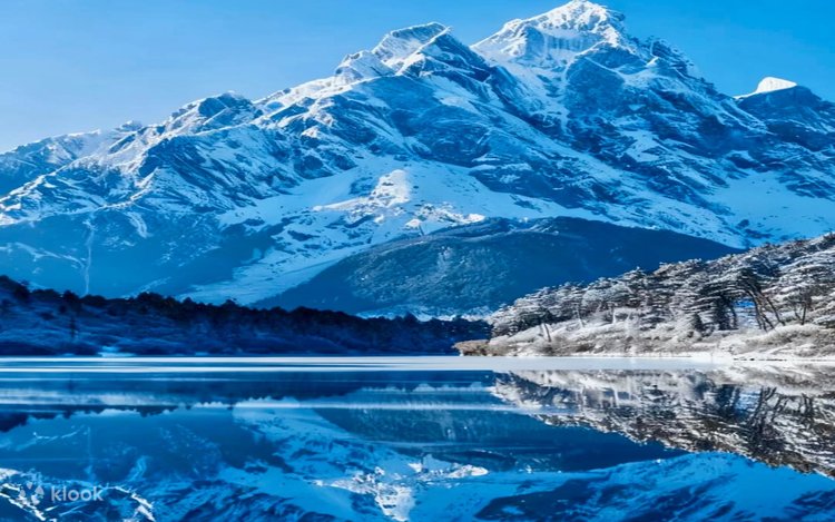 Lijiang Jade Dragon Snow Mountain & Blue Moon Valley Full-Day Tour