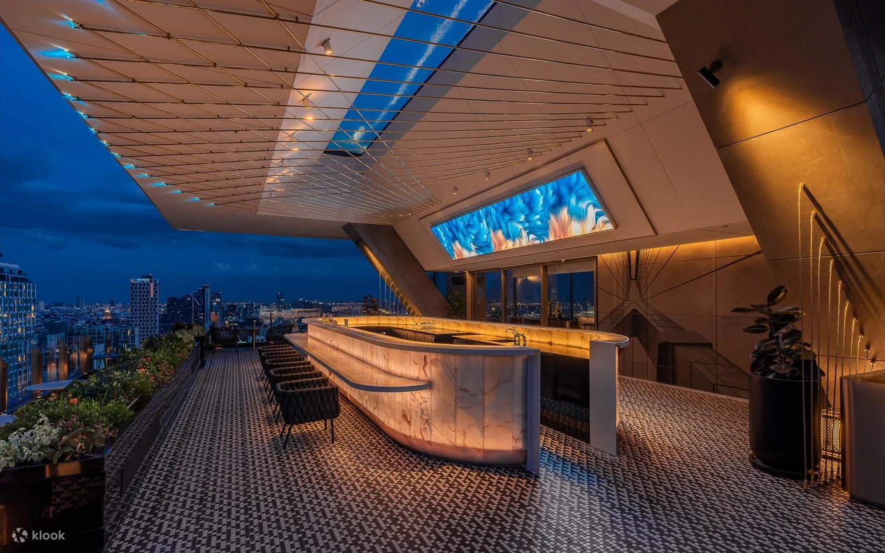 LUZ Rooftop Bar
