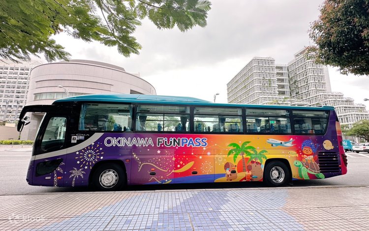 沖縄：波上宮＆残波岬灯台＆アメリカンビレッジ＆東南植物楽園