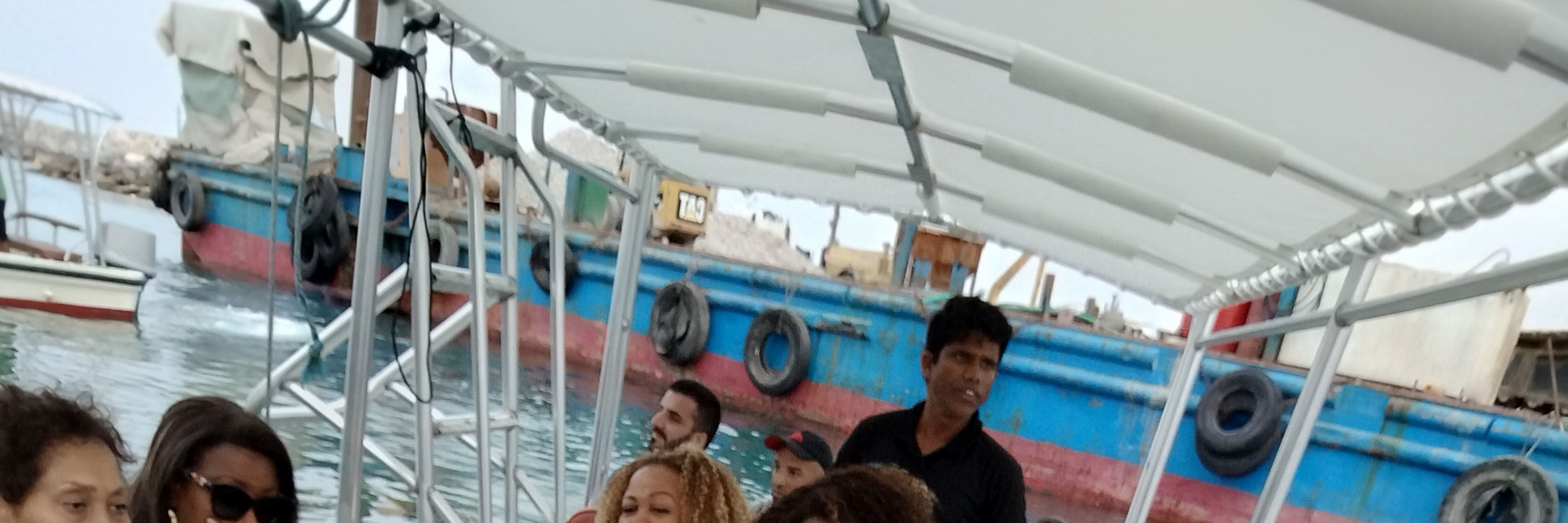 穿越穆珊旦的巡航探險之旅