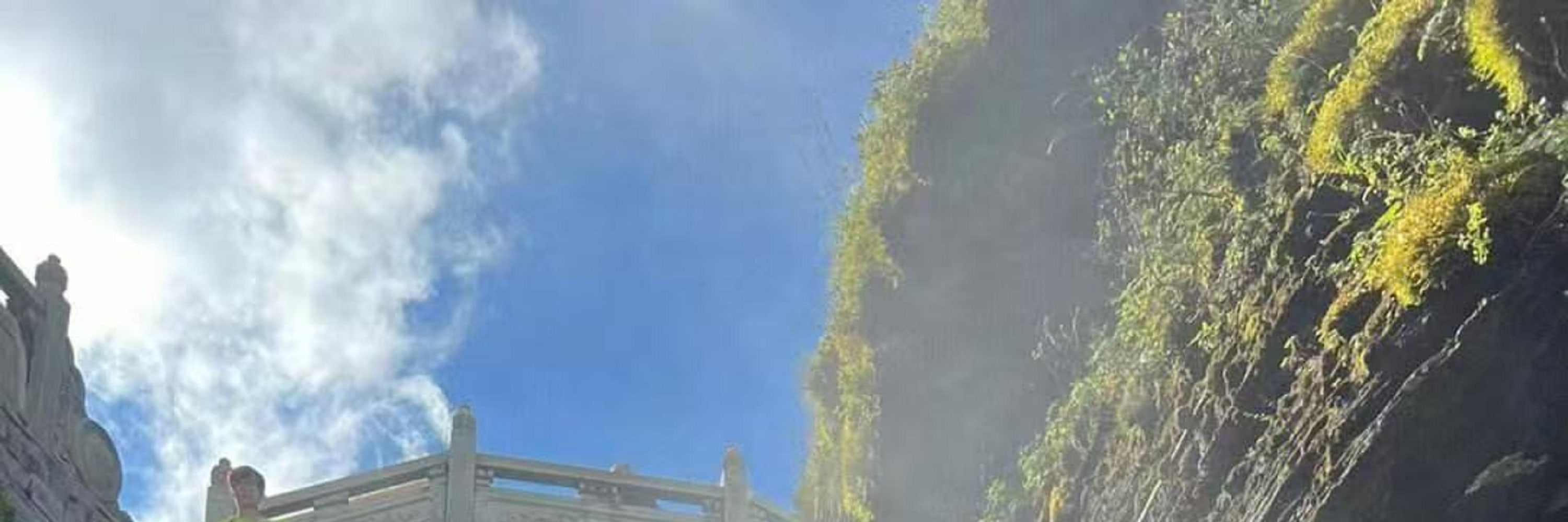 貴州梵淨山高端純玩一日遊（貴陽往返+含午餐+金頂+蘑菇石+摩崖石刻+靈宮臺）