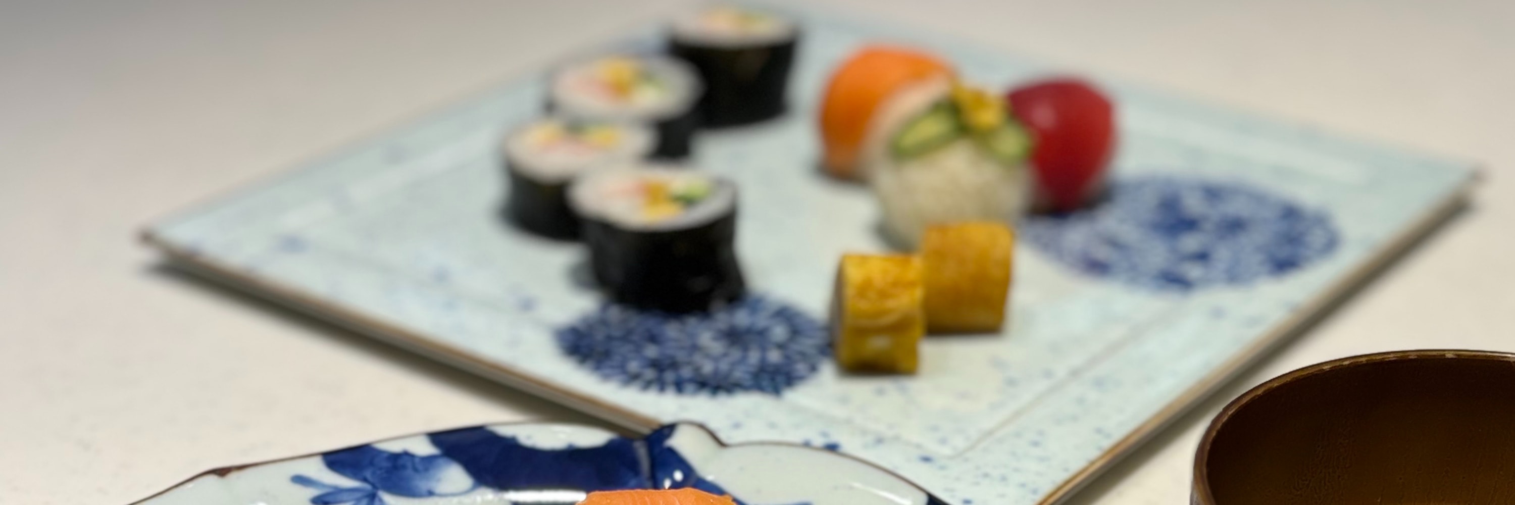 Tsukiji Outer Fish Market Tour and Rolled Sushi Class in Tokyo - Thumbnail 6