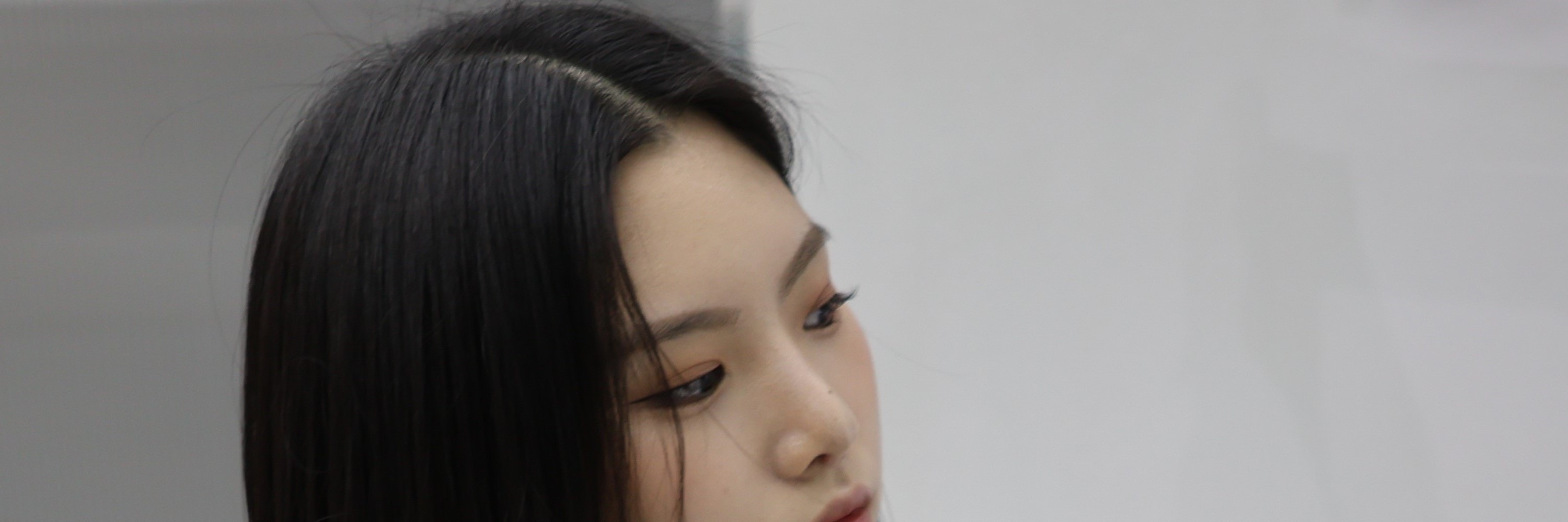 我們與專業造型師合作，他們會仔細諮詢您的需求，了解您想要的造型和美學風格。Vog Hair 致力於幫助您打造最完美的時尚造型。