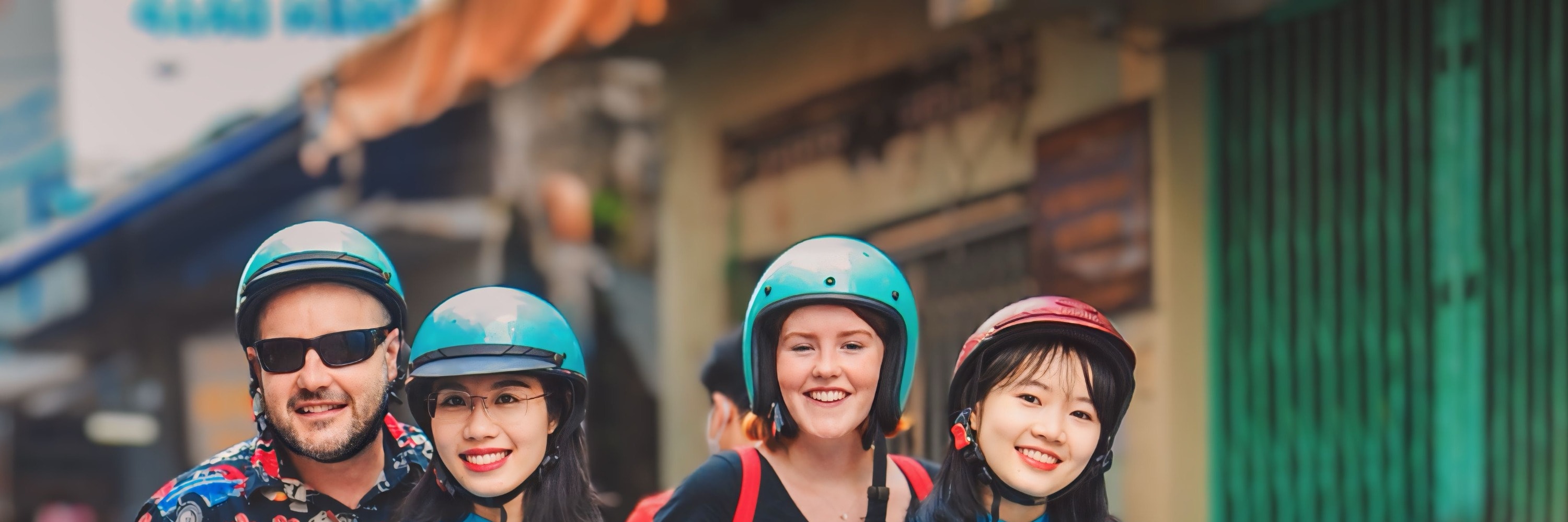 胡志明市熱門景點摩托車半日遊（奧黛女騎士）