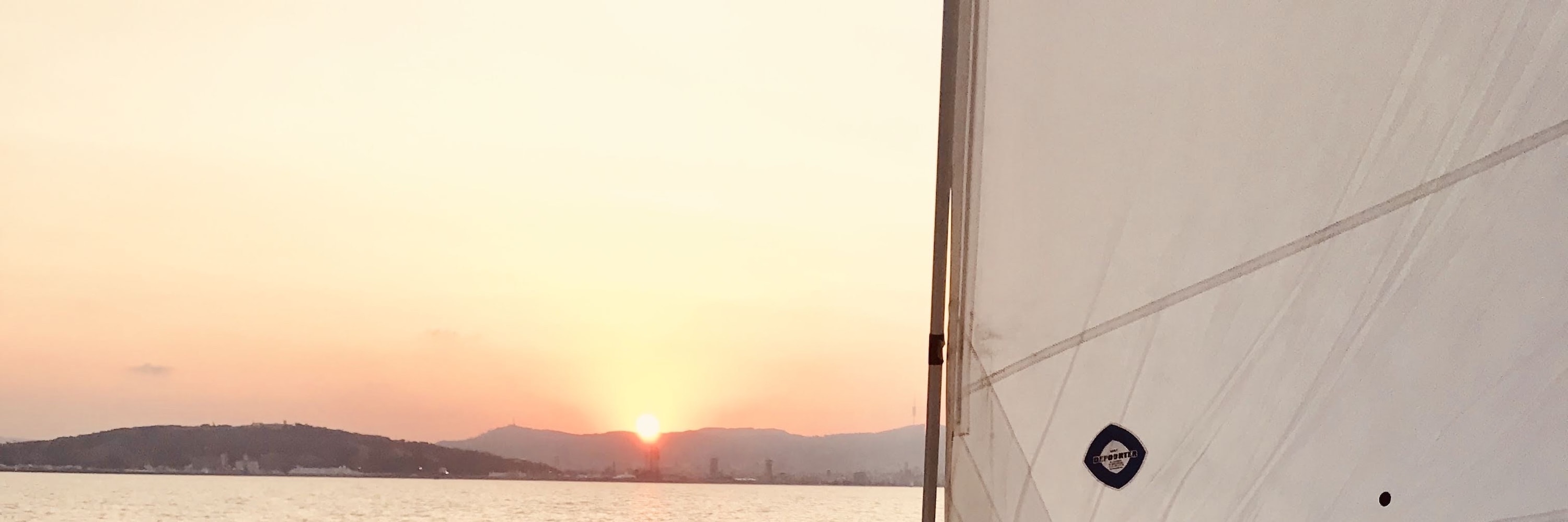 Barcelona Sensational Sunset Tour with Open Bar and Tapas - Thumbnail 8