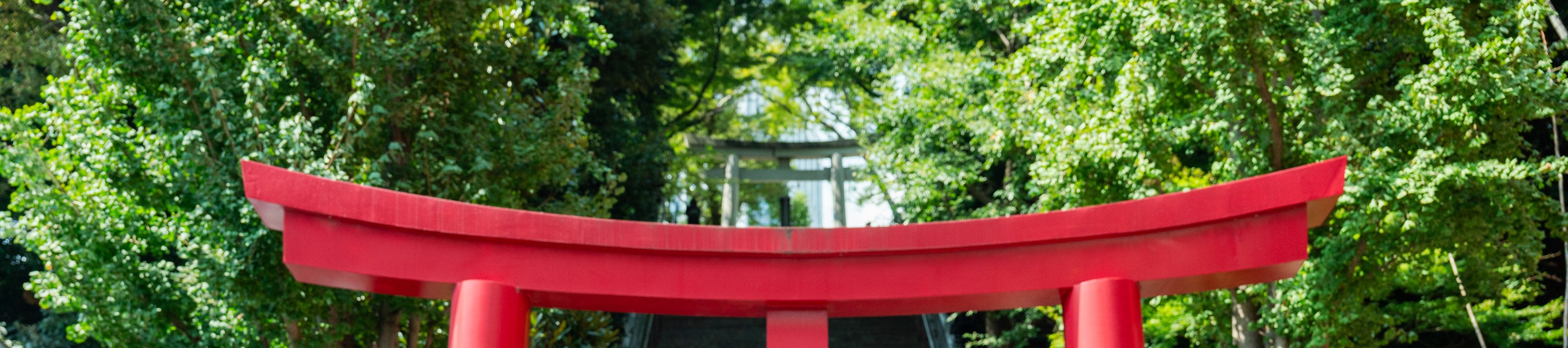 這類寧靜的神社隱身於主要觀光區之外,讓您一窺當地真實的信仰生活。 這類寧靜的神社隱身於主要觀光區之外,讓您一窺當地真實的信仰生活。