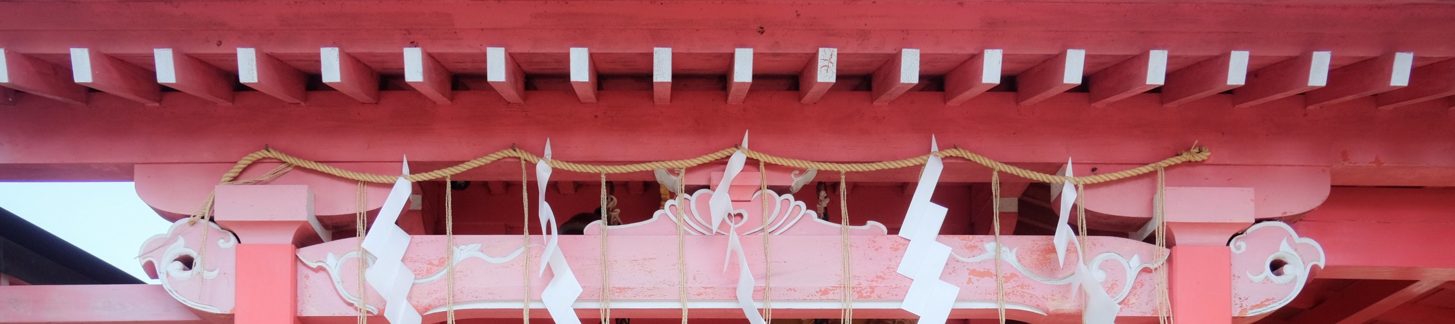 與傳統神社不同,戀木神社以柔和的粉色為主色調,從鳥居到繪馬架皆是如此。它營造出一種異想天開、上鏡的氛圍,非常適合拍攝Instagram風格的照片。 與傳統神社不同,戀木神社以柔和的粉色為主色調,從鳥居到繪馬架皆是如此。它營造出一種異想天開、上鏡的氛圍,非常適合拍攝Instagram風格的照片。