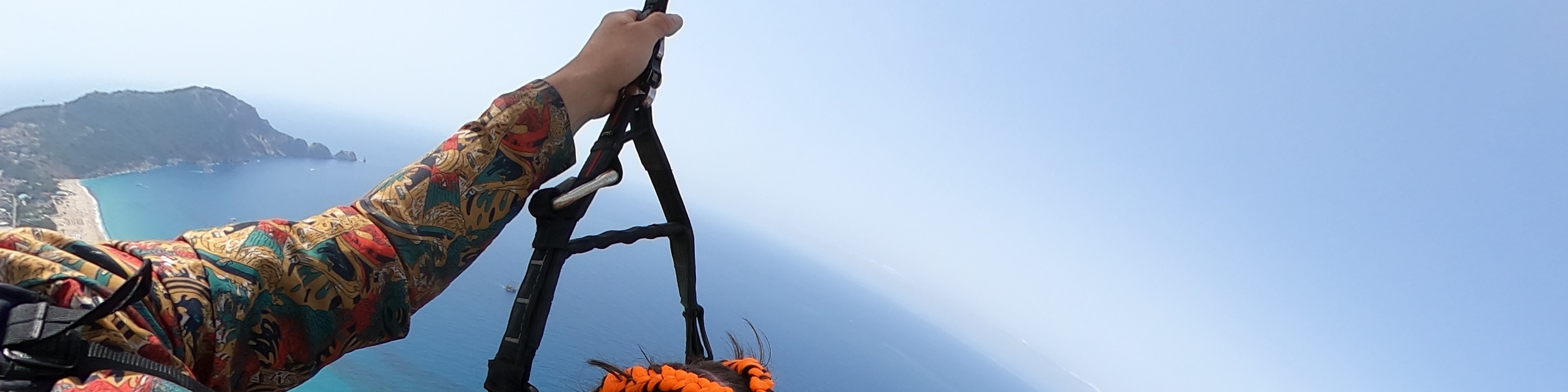 Alanya: Tandem Paragliding with Hotel Pickup Option