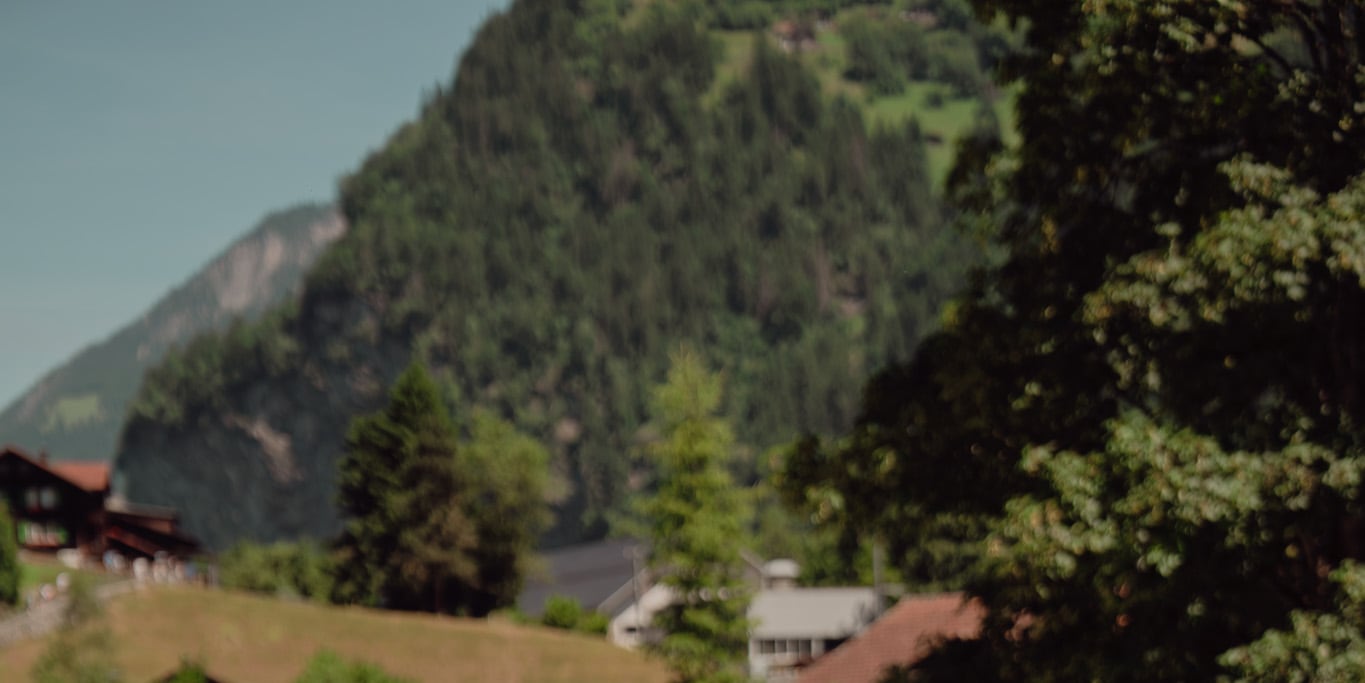 Private Photoshoot Tour: Lauterbrunnen & Wengen at the best spots