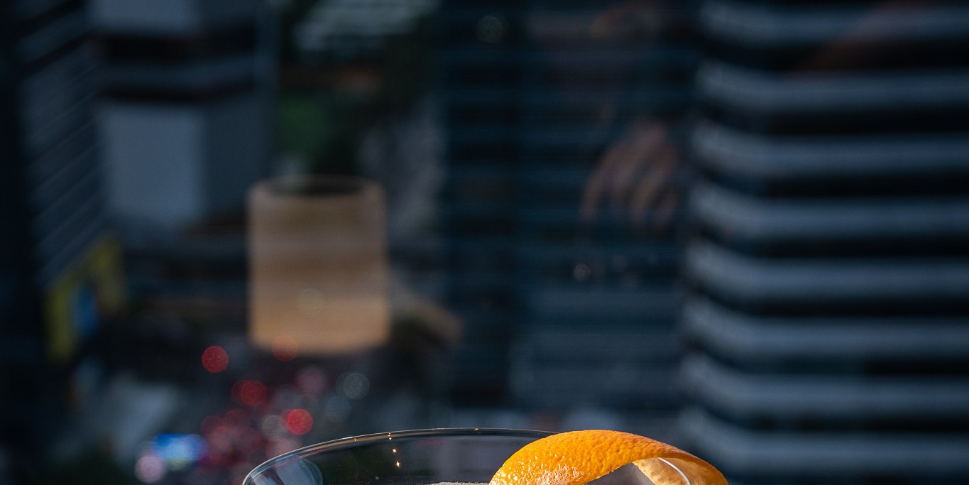 曼谷英迪格酒店CHAR屋頂酒吧 (CHAR Rooftop Bar at Indigo Hotel Bangkok)