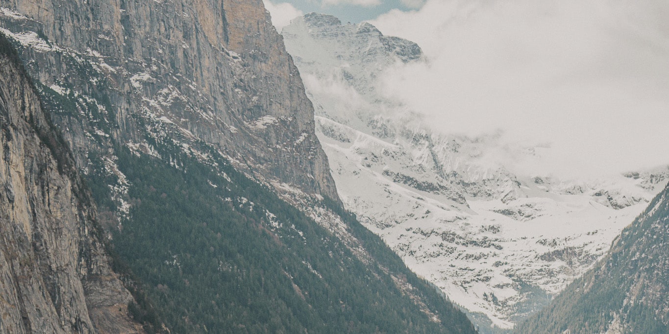 Private Photoshoot Tour: Lauterbrunnen & Wengen at the best spots