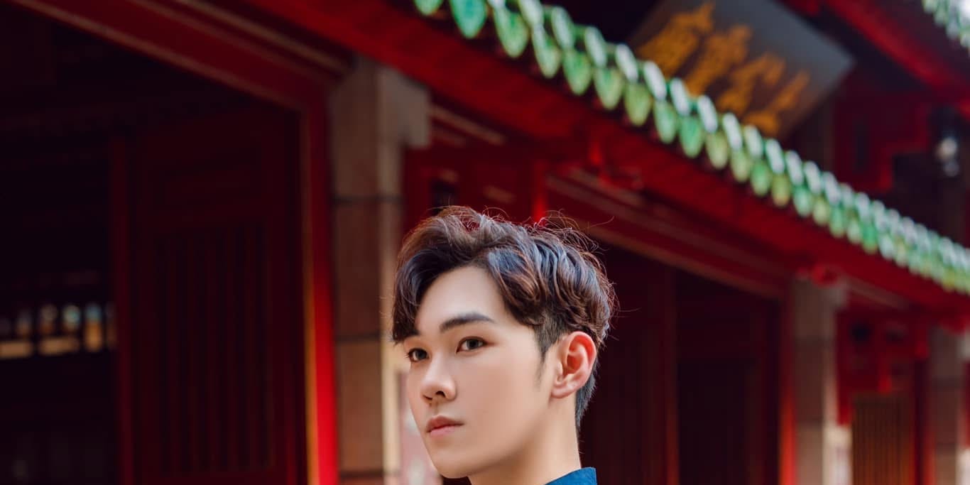 Royal Vietnamese Costume Rental & Professional Photoshoot in Hanoi - Thumbnail 21