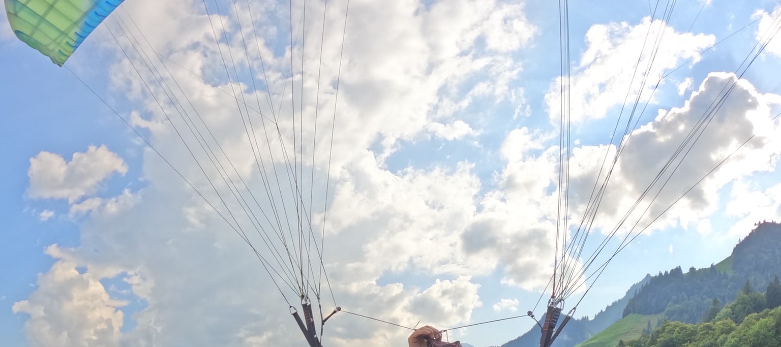 米倫 - 勞特布魯嫩雙人滑翔傘飛行 (Paragliding Tandem Flight Mürren - Lauterbrunnen)