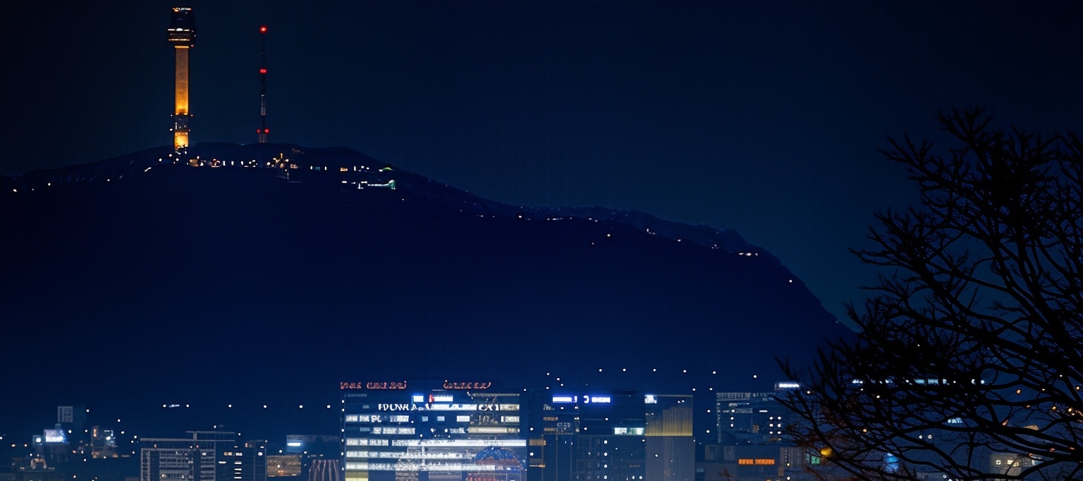 跟著《K-Pop Demon Hunters》的腳步，感受首爾夜晚的脈動！走訪劇中場景，品味《K-Pop Demon Hunters》裡的首爾風情。

在**駱山公園 (Naksan Park)**，Rumi和Jinu曾在此俯瞰**首爾 (Seoul)**夜景，享受自由奔放的時光，這個場景也出現在《K-Pop Demon Hunters》中喔！