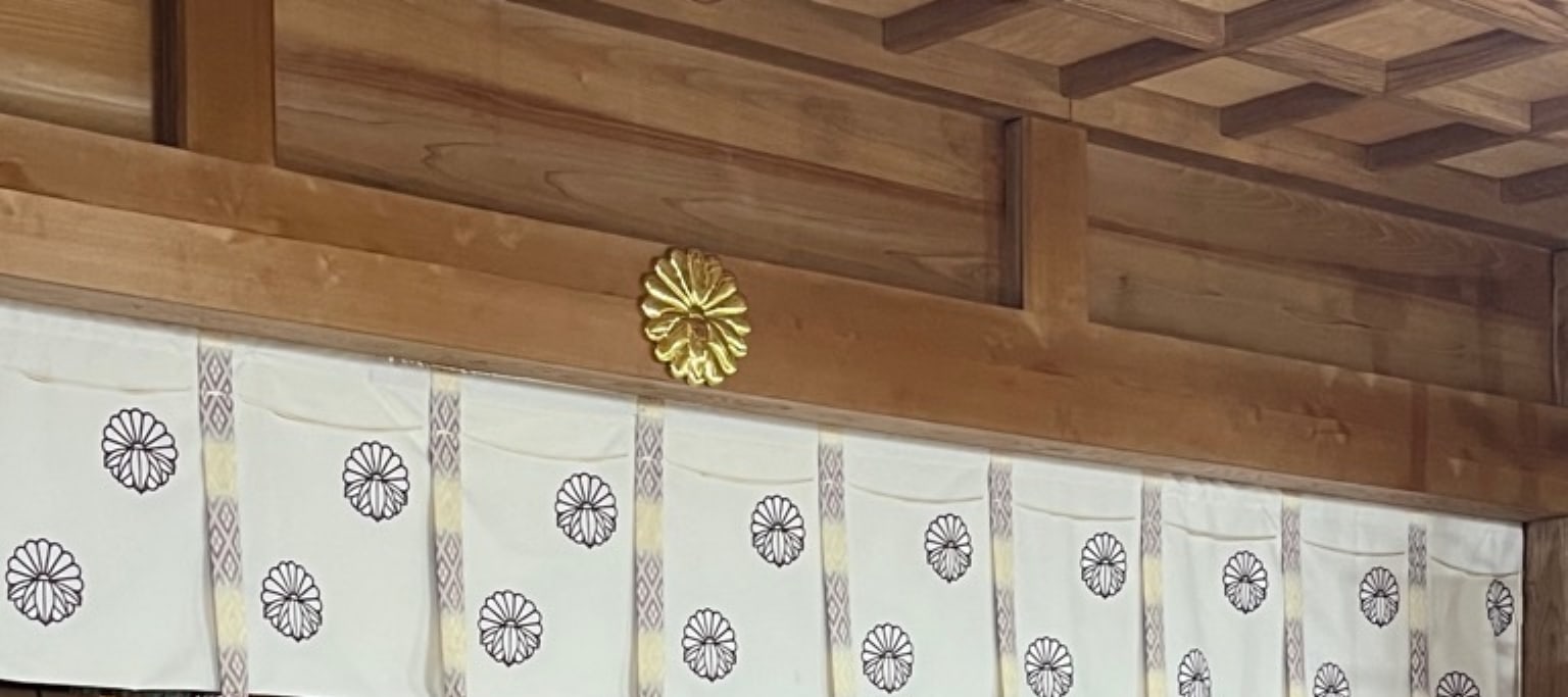 體驗穿著巫女服裝並參觀札幌附近的神社