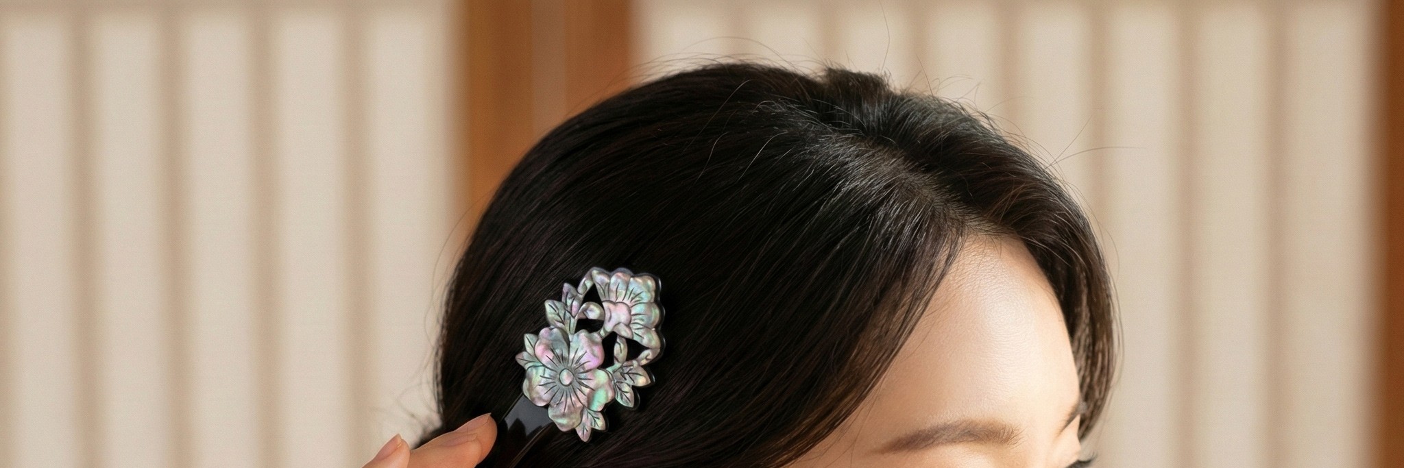 Record Your Own Seoul: Mother-of-Pearl Hanbok Acc & Portrait