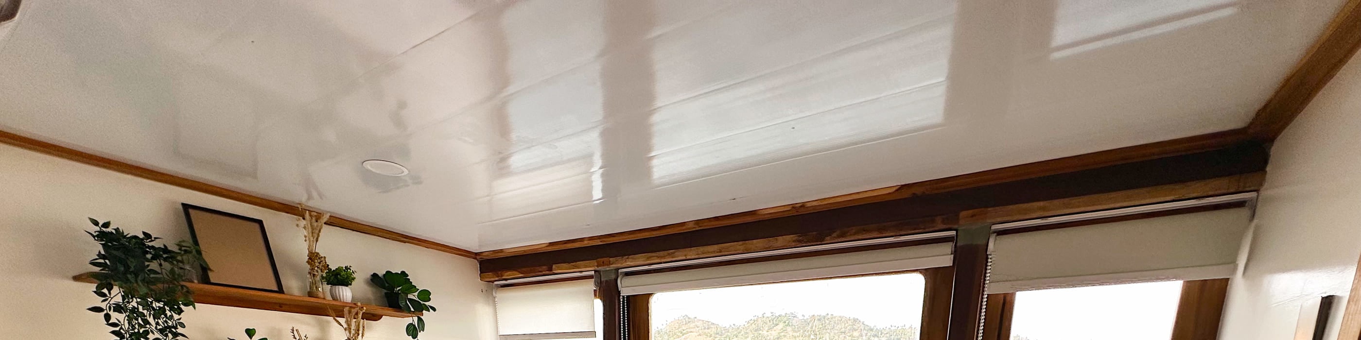 BOAT 2 - Private Cabin with Panoramic Windows and private bathroom, we have a total of 2 cabins BOAT 2 - Private Cabin with Panoramic Windows and private bathroom, we have a total of 2 cabins