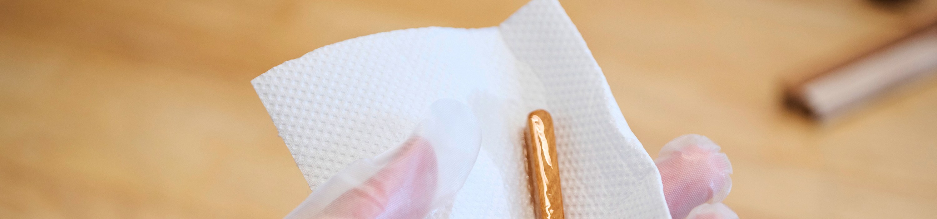 Tokyo: Asakusa Artisan Chopstick-Making Experience