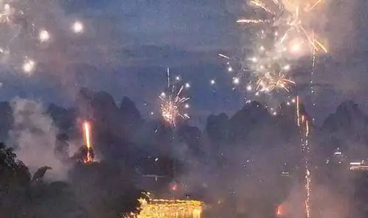 桂林陽朔遇龍河 |  金龍橋金龍巡遊