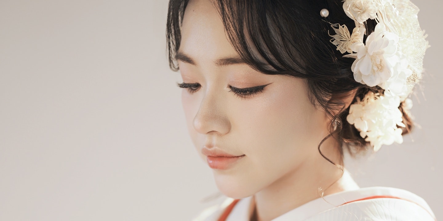 穿上象徵純潔的純白傳統婚紗和服,拍出高雅精緻的質感美照。 穿上象徵純潔的純白傳統婚紗和服,拍出高雅精緻的質感美照。
