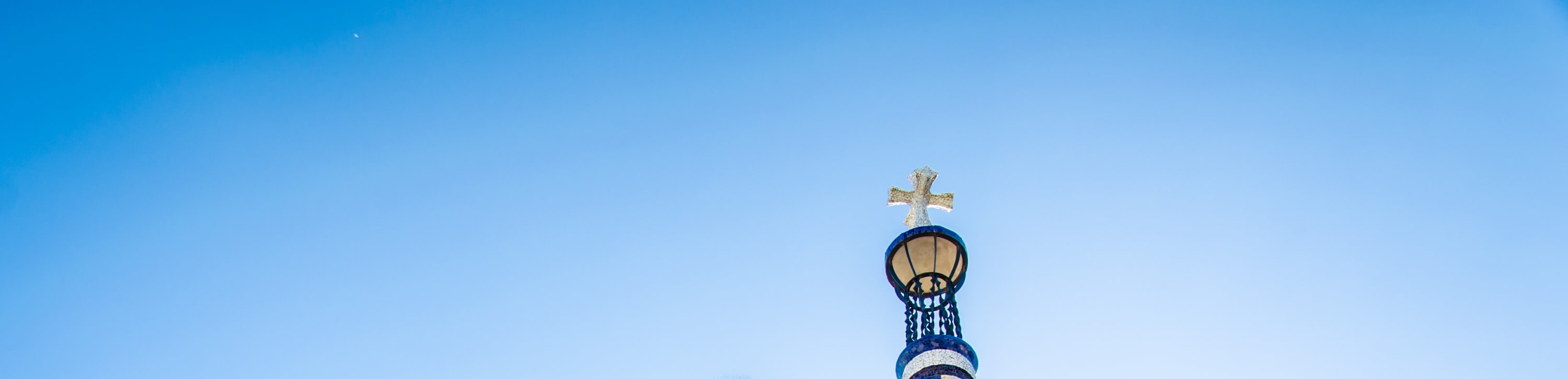 Sagrada Familia & Park Guell Small Group Tour with Tickets - Thumbnail 2