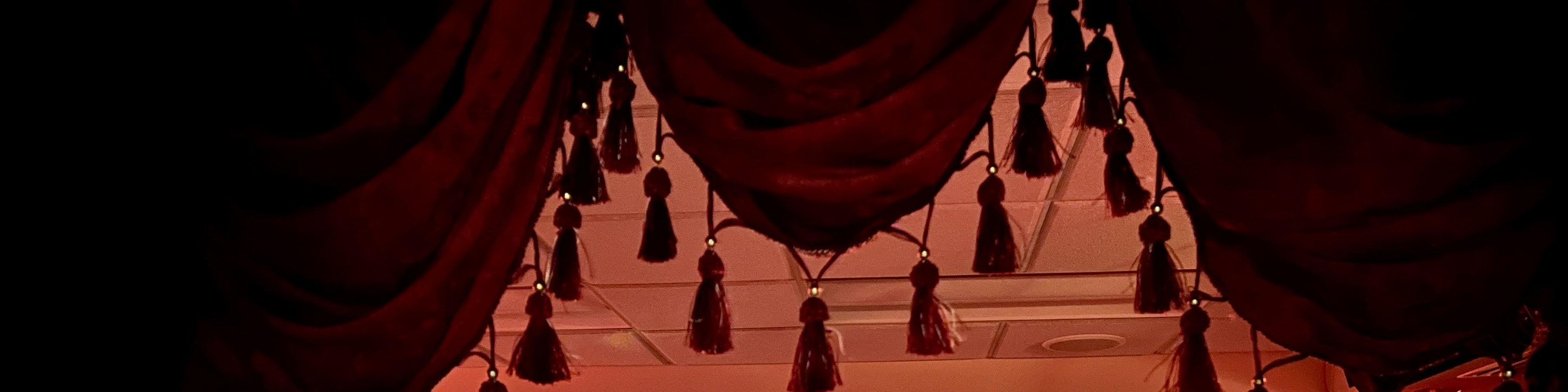 欣賞優雅的維多利亞風格場館,為您帶來一場迷人的現場表演 欣賞優雅的維多利亞風格場館,為您帶來一場迷人的現場表演