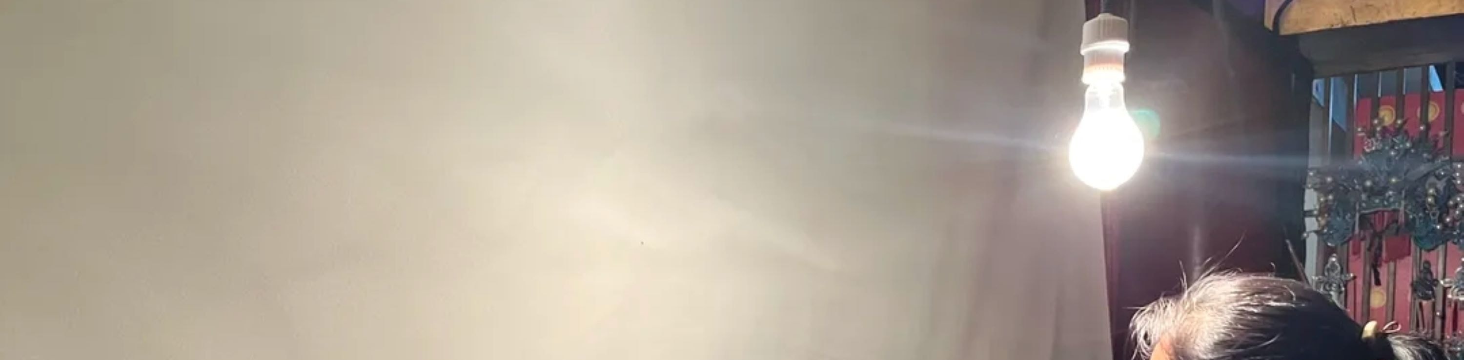 皮影戲是中國傳統民間藝術,通過在幕布後操縱皮影、配合燈光投影來演繹故事,融合了剪紙、雕刻、戲曲等多種藝術形式,具有深厚的文化底蘊,是國家級非物質文化遺產 皮影戲是中國傳統民間藝術,通過在幕布後操縱皮影、配合燈光投影來演繹故事,融合了剪紙、雕刻、戲曲等多種藝術形式,具有深厚的文化底蘊,是國家級非物質文化遺產