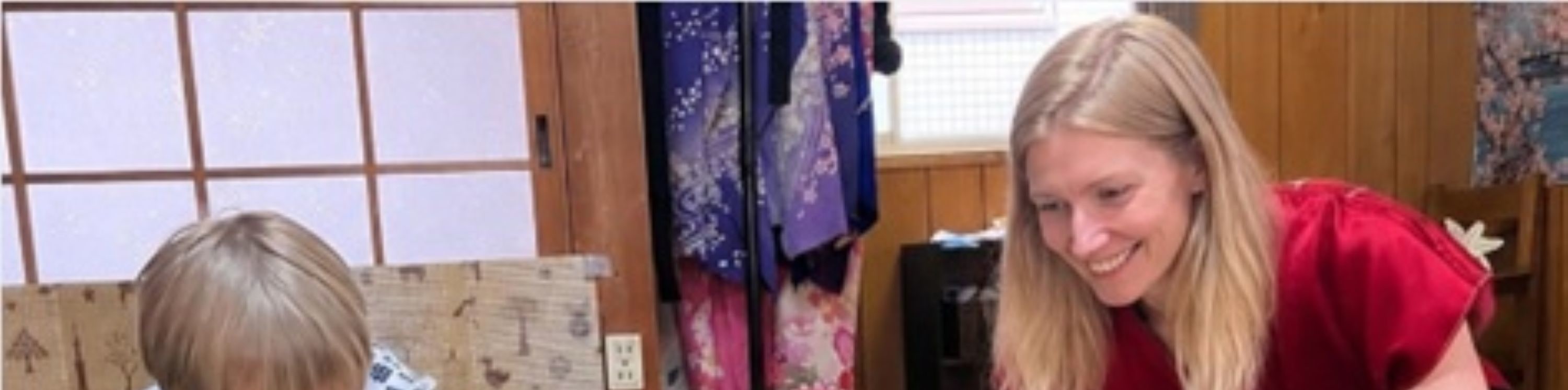  Kyoto : Calligraphy on a Washi hand Fan & Origami Fun - Thumbnail 13