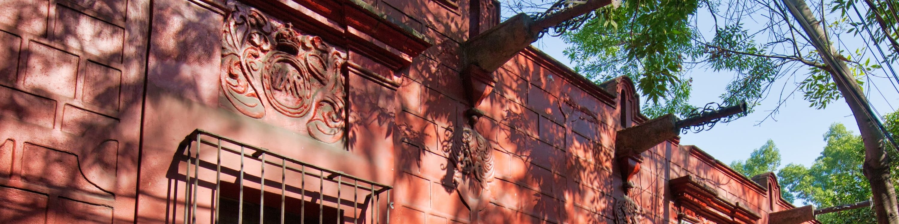 Walking the cobblestone streets of historic Coyoacán