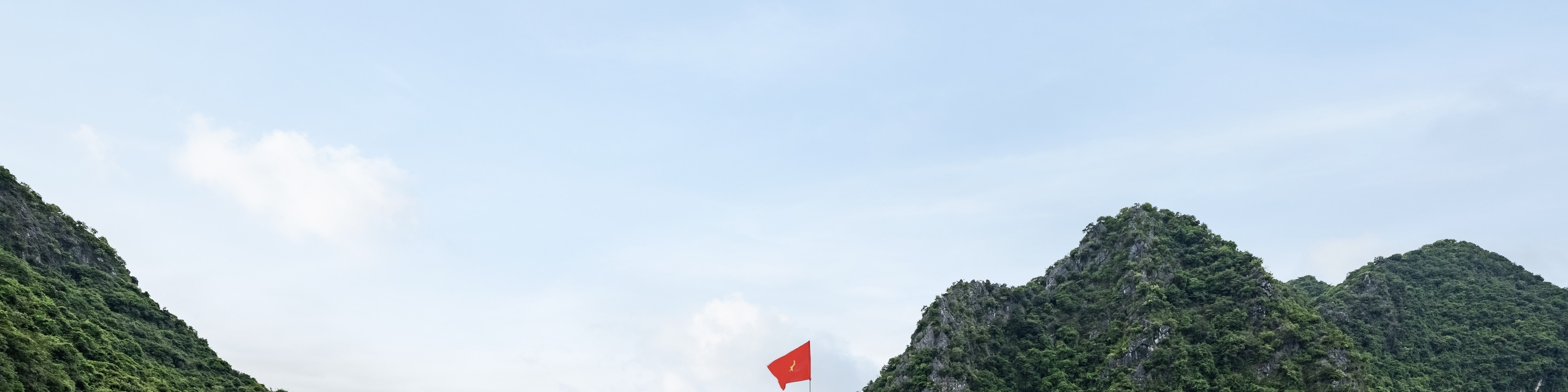 [路線二] 乘坐五星級帕梅拉豪華遊輪體驗下龍灣一日遊