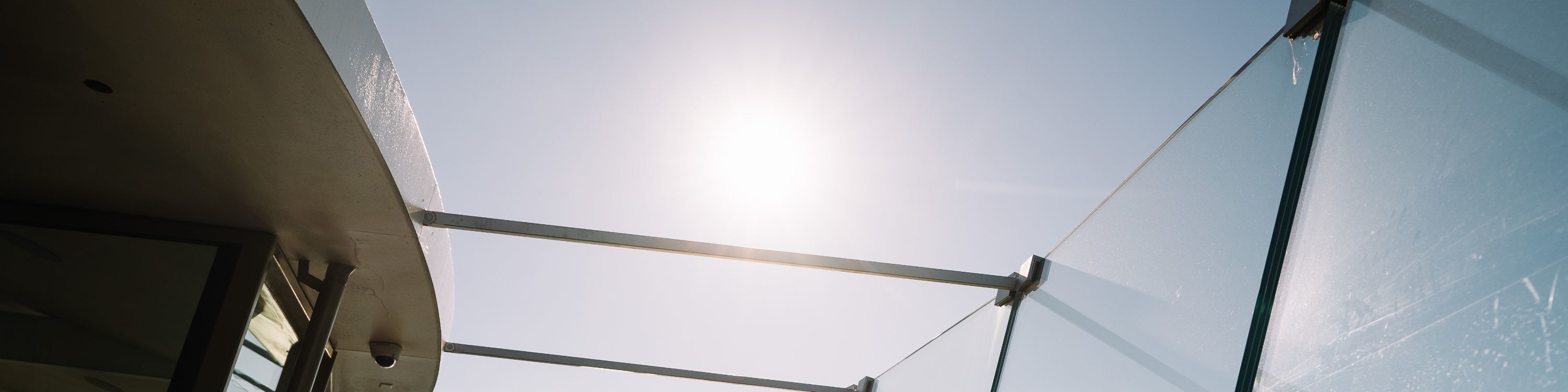 從標誌性的太空針塔頂部欣賞西雅圖360度全景