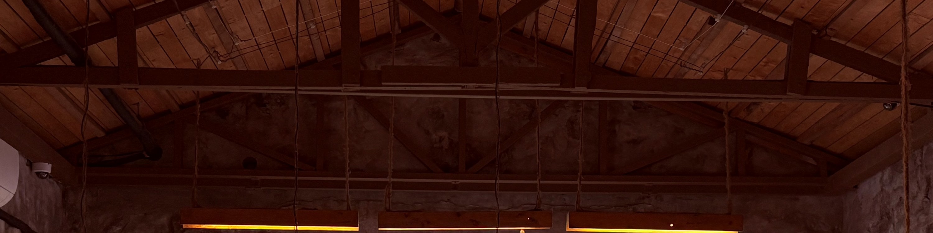 參觀由前岩石建造的橘子儲藏室改造而成的橘子咖啡館,盡情享用各種橘子主題甜點。 參觀由前岩石建造的橘子儲藏室改造而成的橘子咖啡館,盡情享用各種橘子主題甜點。