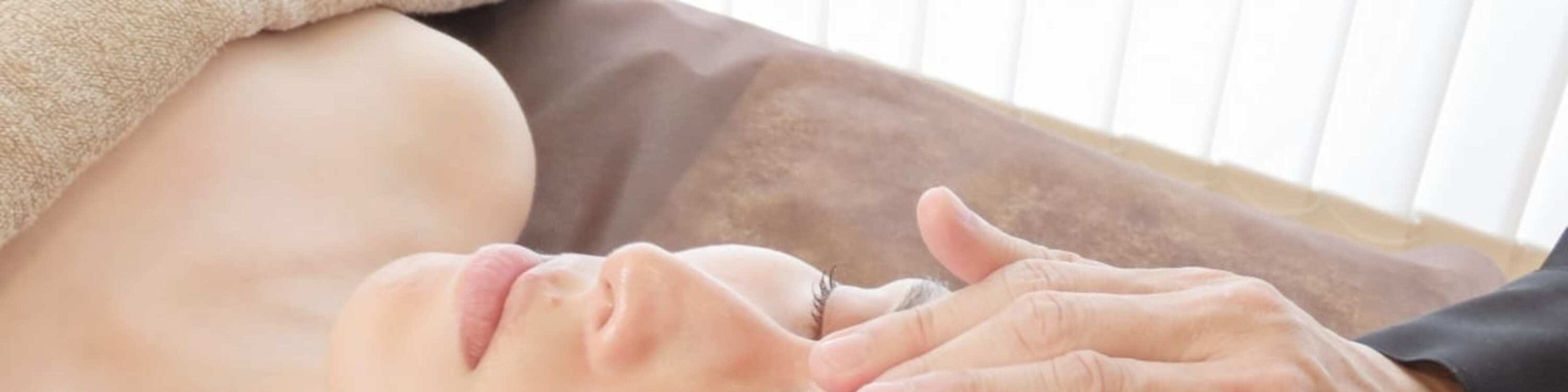 [Un Giorno Felice Omotesando Store] Massage & Deep Facial Treatments