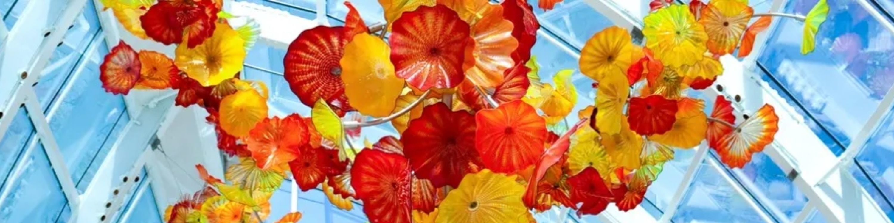 在溫室（Glasshouse）親眼目睹這座100英尺長的震撼中心雕塑