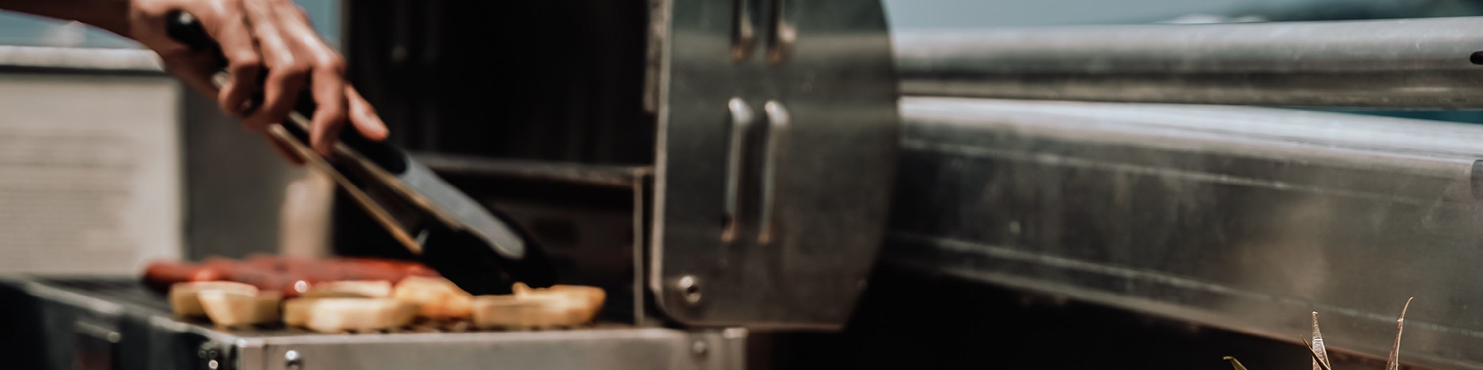 船上現烤午餐準備中，盡情享用在地風味與美味海島料理