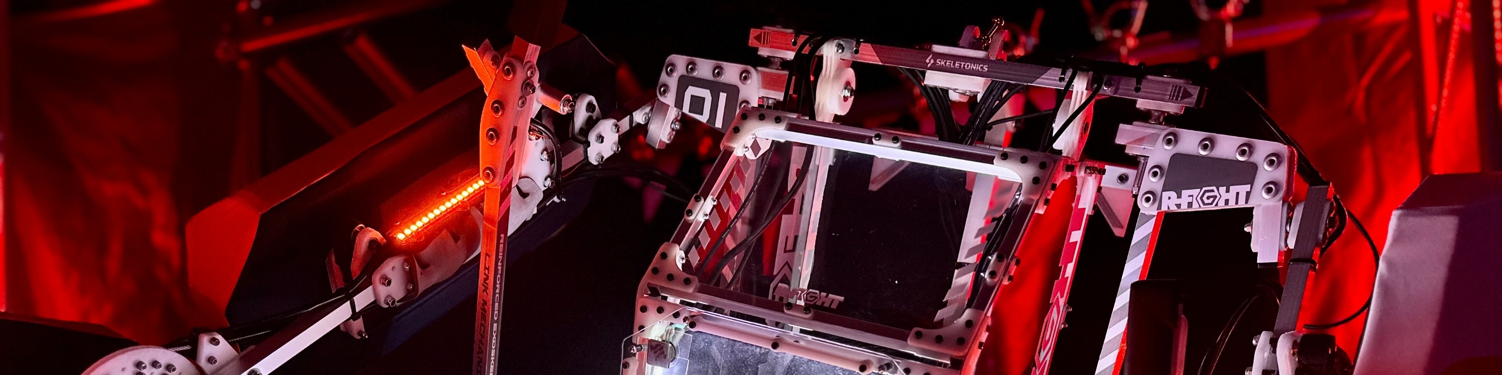 Robot Fight – 穿上機器人裝盡情對戰，這裡可是唯一能讓你體驗這種刺激的場所！安全又有趣，大人小孩、男女老少都適合。（需額外付費）