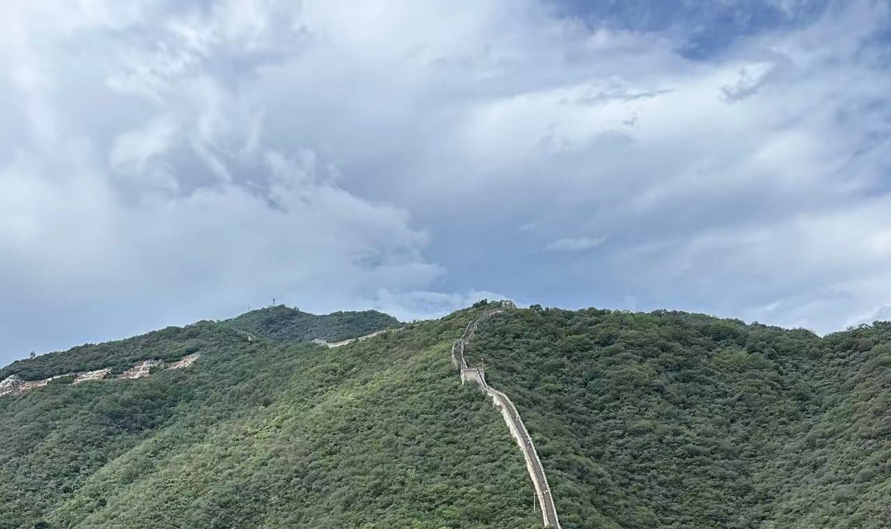 Your tour guide will share fascinating stories and historical facts. This adds depth to your understanding of the Great Wall’s significance. Mutianyu provides a more tranquil atmosphere, allowing you to appreciate the wall's beauty without the hustle