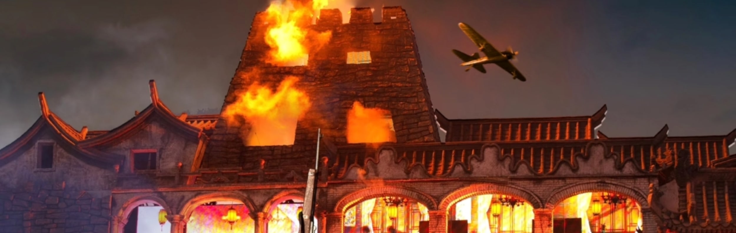 戰火舞臺 + 水花實景，演員持槍吶喊，重現娘子軍浴血奮戰的震撼場面