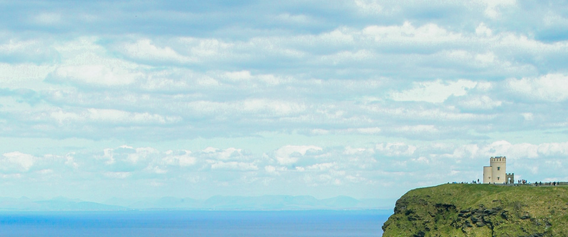 Cliffs of Moher and the Burren Park West Bank Scenic Day Tour from Ireland | Dublin Departure Comfortable Small Group・English Guided Tour