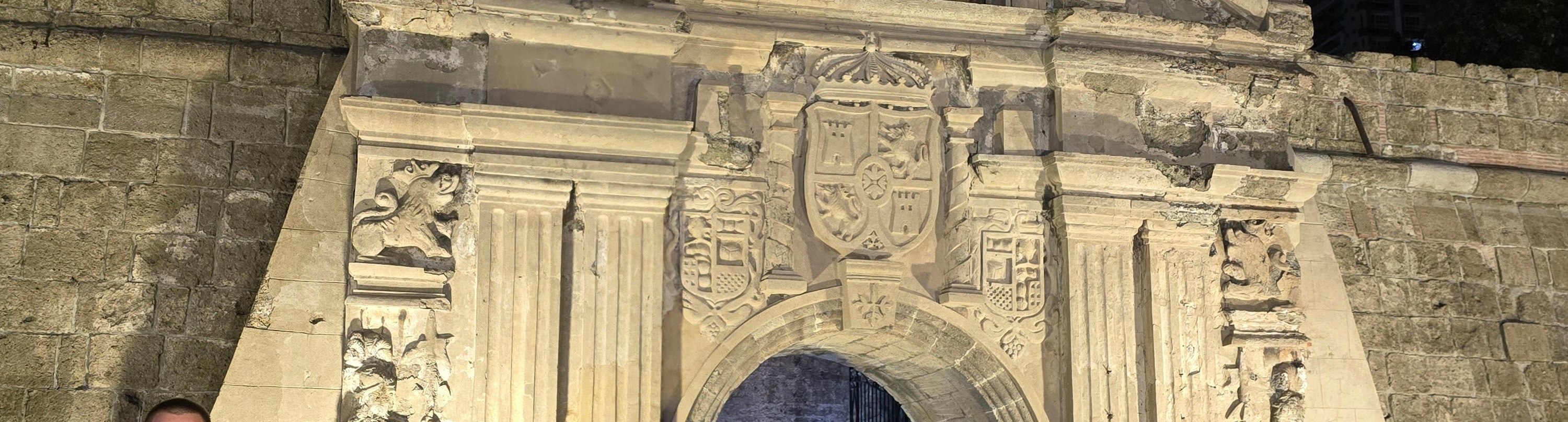 走進聖地牙哥堡 (Fort Santiago)，每一面牆都訴說著歷史故事。