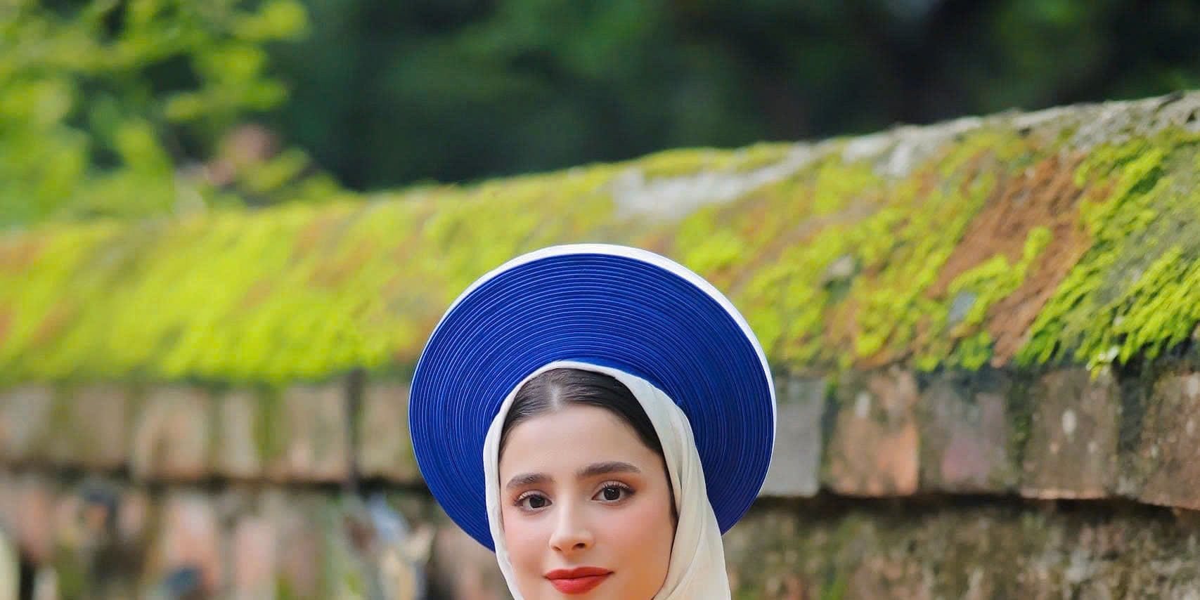 Royal Vietnamese Costume Rental & Professional Photoshoot in Hanoi - Thumbnail 12